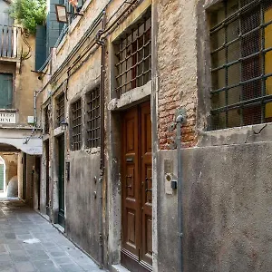 Cianis Apartment